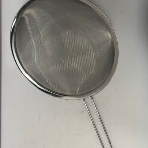 Large fine-mesh kitchen strainer